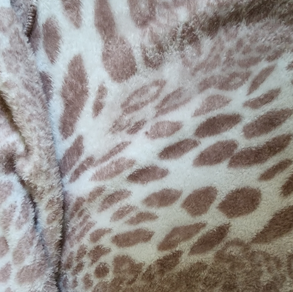 Natori Robe - Picture 11 of 11